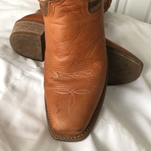 Gorgeous camel brown western square toe boots - Picture 9 of 12